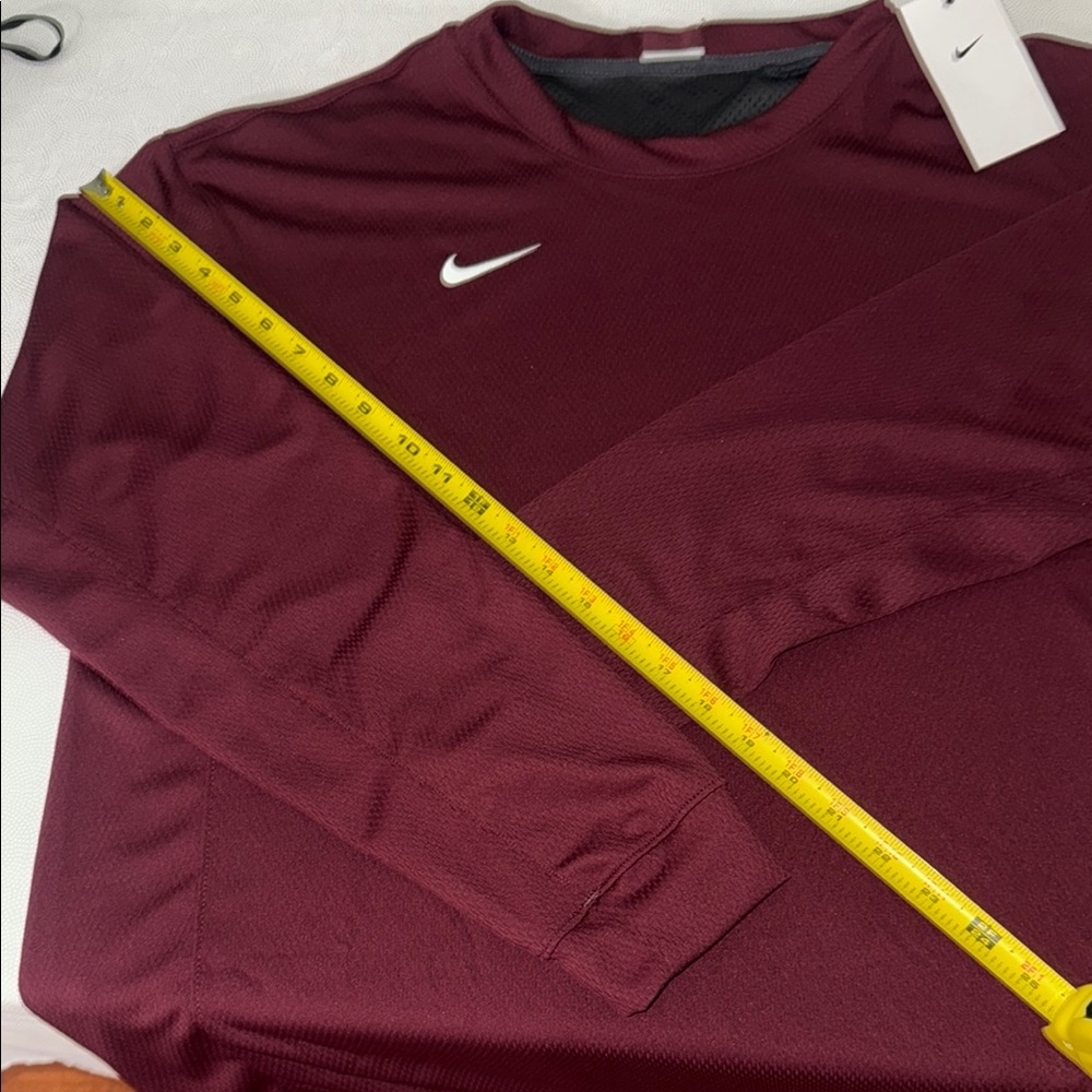 Nike Men's Maroon Sweater